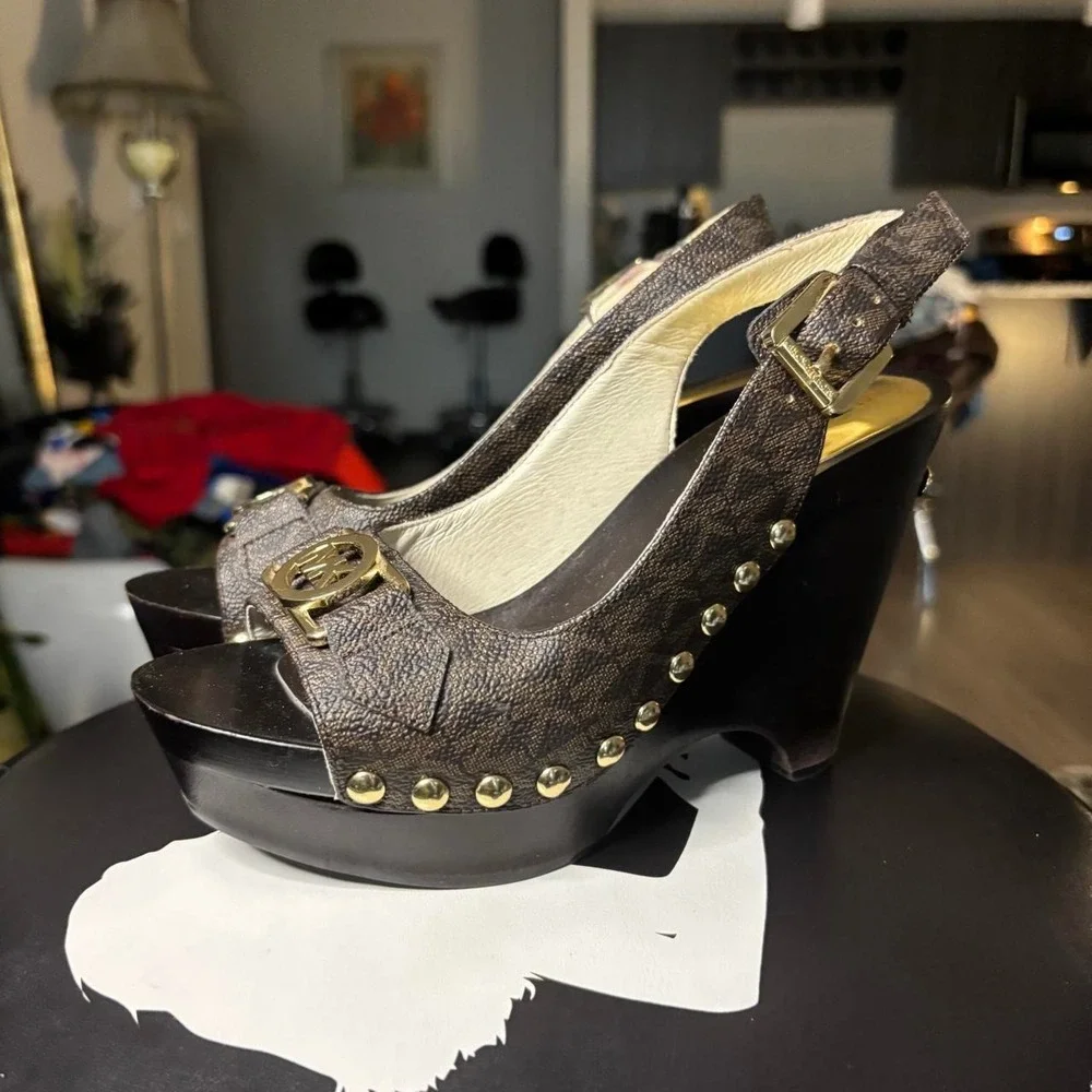 Michael Kors Y2K Brown Logo Studded Wedge Sandals ✨
